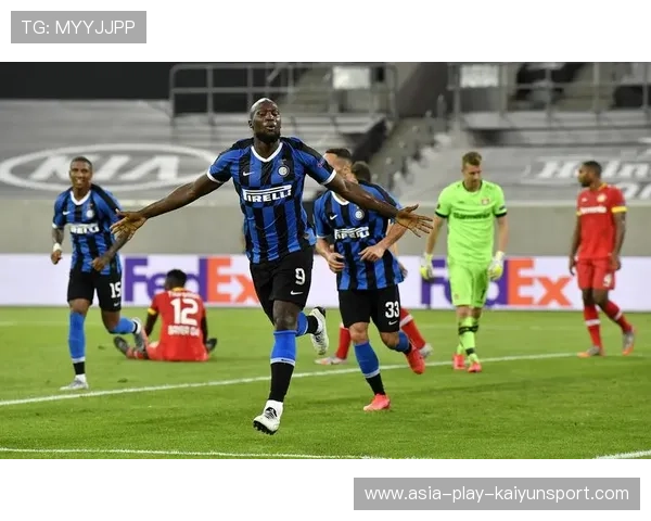 国米卢卡库背身护球后转身抽射成关键画面：从场上到训练室的突破之道