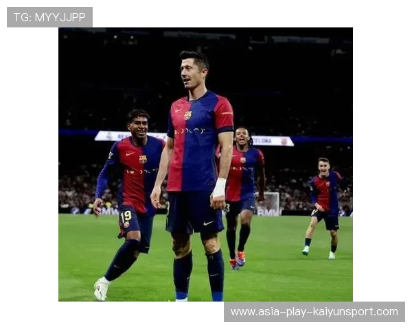 巴萨莱万中路抢点头球让守门员绝望：一记进球背后的训练与热爱