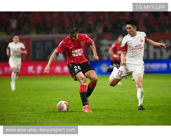 上海海港左路突破成功，武磊外脚背兜射破网——点亮海港夜晚的瞬间